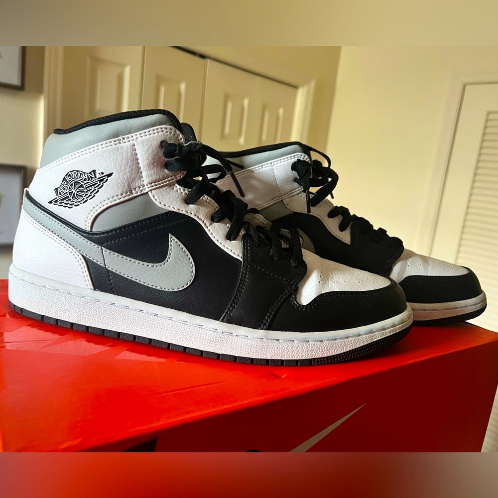 Jordan 1 mid size 11.5 black and grey shadow